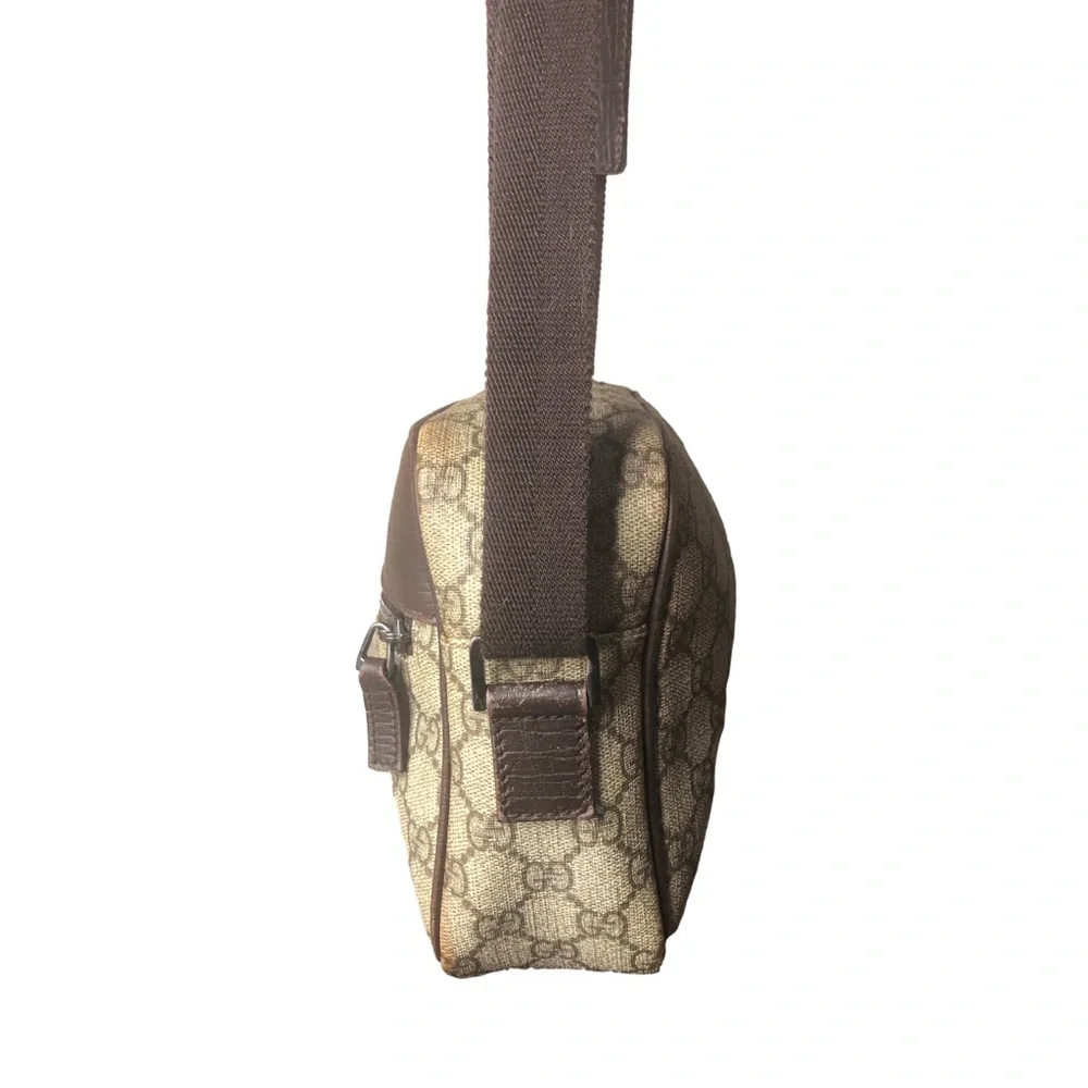 GUCCI GG Supreme Beige Monogram Canvas Messenger Bag with Brown Leather Trim